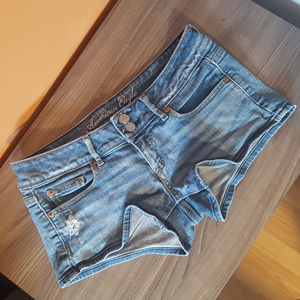 American Eagle Size 4 Low Rise Shorts